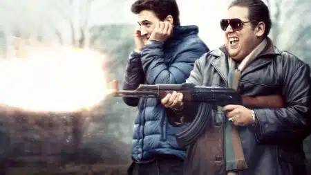 Filme com Jonah Hill e Milles Teller chega a Netflix e vale cada segundo do seu tempo Cães de Guerra