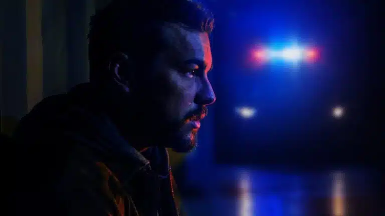 Esse thriller espanhol curtinho (só 8 episódios) está prendendo todo mundo na Netflix O Inocente