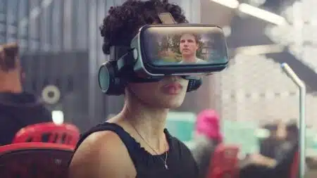 Série com 4 temporadas mistura tecnologia, romance e comédia e está completa no Prime Video Upload