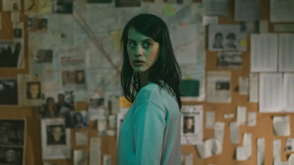 O novo fenômeno espanhol da Netflix que ninguém consegue parar de ver A Garota na Fita um filme da Netflix que está em alta no momento