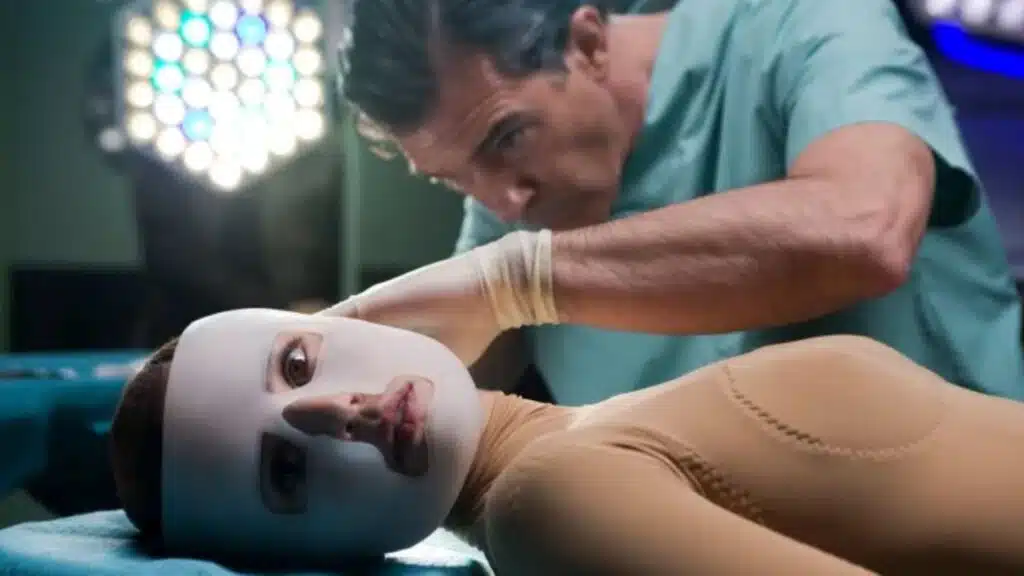 O filme de Almodóvar de suspense no Claro TV+ que não é sobre amor, mas sobre horror A Pele Que Habito