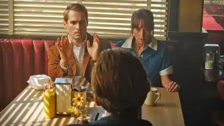 Com 97% de aprovação, esse neo-western na Netflix tem alma de Tarantino A Última Parada do Arizona