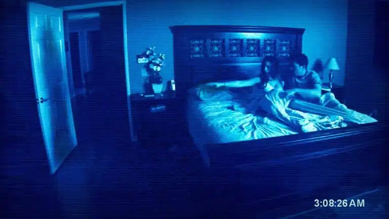 Custou só US$15 mil, mas fez o mundo inteiro perder o sono – filme de terror já disponível no Paramount+ Atividade Paranormal