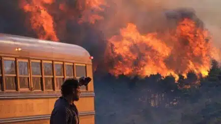 Esse é o filme viciante que acabou se tornando o mais visto do Apple TV+ O Ônibus Perdido