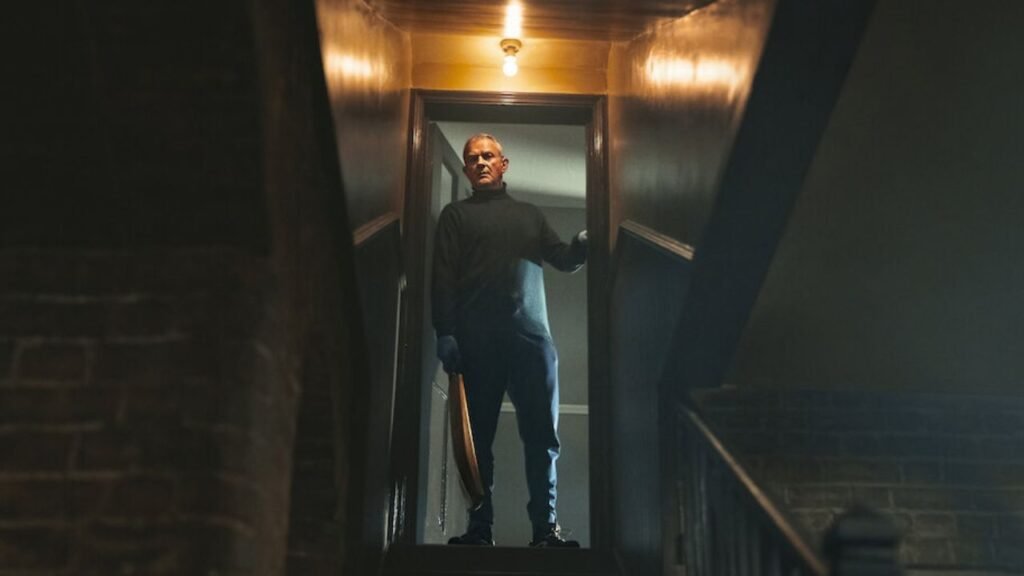 O filme que te fará desconfiar do seu vizinho mais rico (e de uma xícara de chá) está na Netflix Passei por Aqui