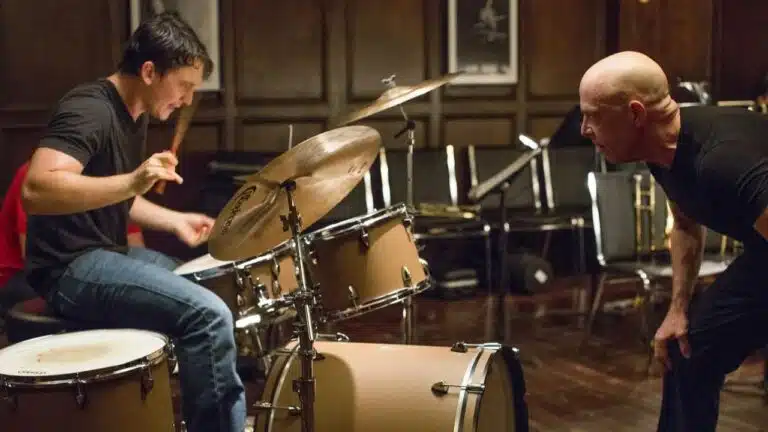 O drama psicológico da HBO Max que revela o custo obscuro da perfeição Whiplash: Em Busca da Perfeição