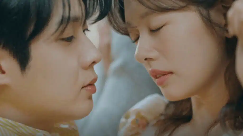 Novo k-drama de romance do Disney+ prova que o amor pode ser imprevisível Amor de Mentirinha