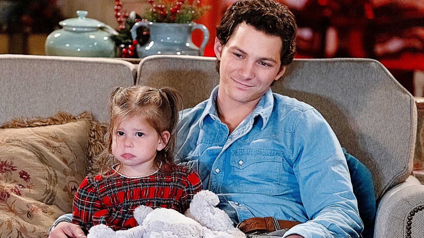 Episódio de Natal de Georgie & Mandy’s First Marriage frustra fãs à espera de Sheldon Cooper - Imagem do artigo original