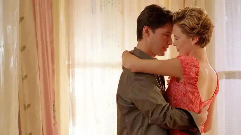 Keanu Reeves e Charlize Theron em um romance que emociona na HBO Max Doce Novembro