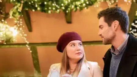 Filme no Telecine nos leva para um romance na França, que vai prender você na tela Pintando Amor no Natal está no Telecine