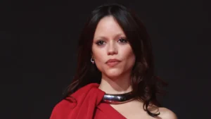 Imagem destacada - 10 papéis inesquecíveis de Jenna Ortega além de Wednesday