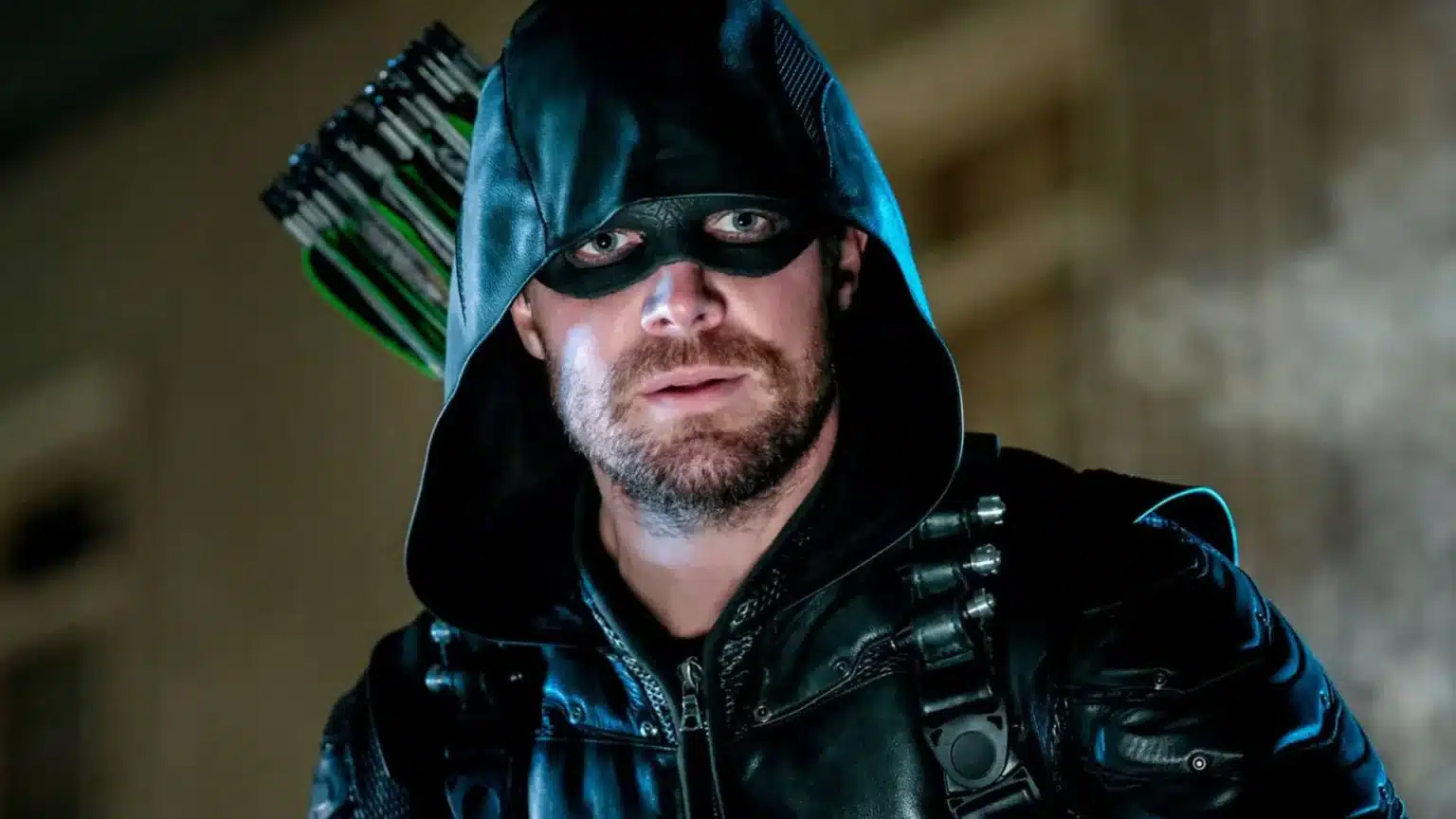 Stephen Amell revela que queria mais episódios na oitava temporada de Arrow