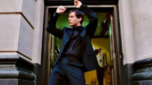 Imagem destacada - Meme de Tobey Maguire perde a coroa para cena de Jon Hamm que viralizou em 2025