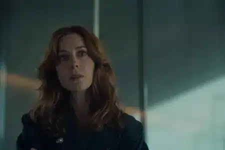 A Casa: o filme subestimado da Netflix que mantém o suspense aceso por 104 minutos