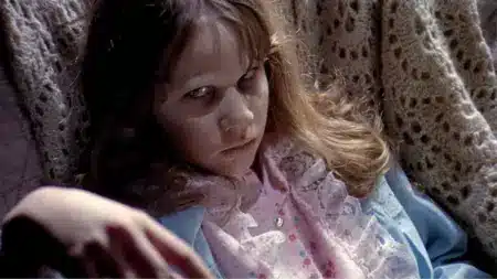 Reboot de “O Exorcista” dirigido por Mike Flanagan ganha nova data de estreia para 2027