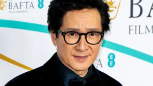 Imagem destacada - A versatilidade de Ke Huy Quan: filmes e séries que moldaram o astro do Oscar