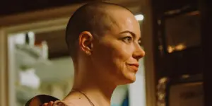 Emma Stone bate recorde e se torna a mulher mais jovem a atingir sete indicações ao Oscar Imagem destacada - Emma Stone bate recorde e se torna a mulher mais jovem a atingir sete indicações ao Oscar