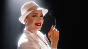 Kiss of the Spider Woman: remake com Jennifer Lopez chega ao streaming após curta passagem pelos cinemas Imagem destacada - Kiss of the Spider Woman: remake com Jennifer Lopez chega ao streaming após curta passagem pelos cinemas