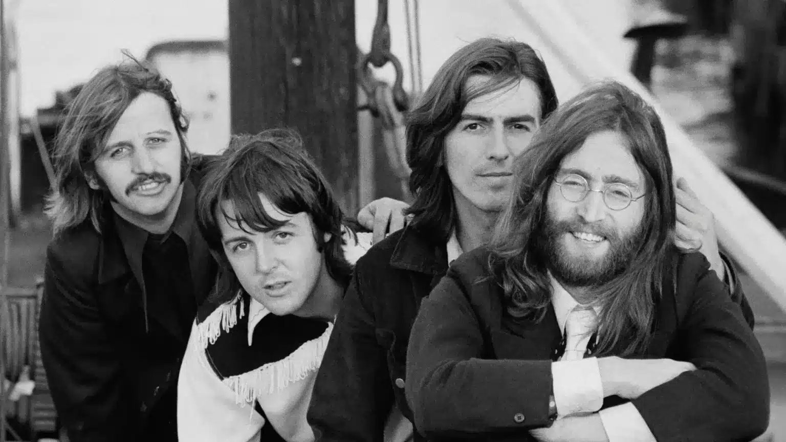 Primeiras imagens de The Beatles: A Four-Film Cinematic Event destacam transformações radicais do elenco