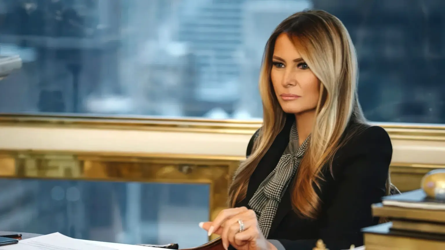 Amazon suspende exibição de “Melania” em cinema de Oregon após piadas no letreiro