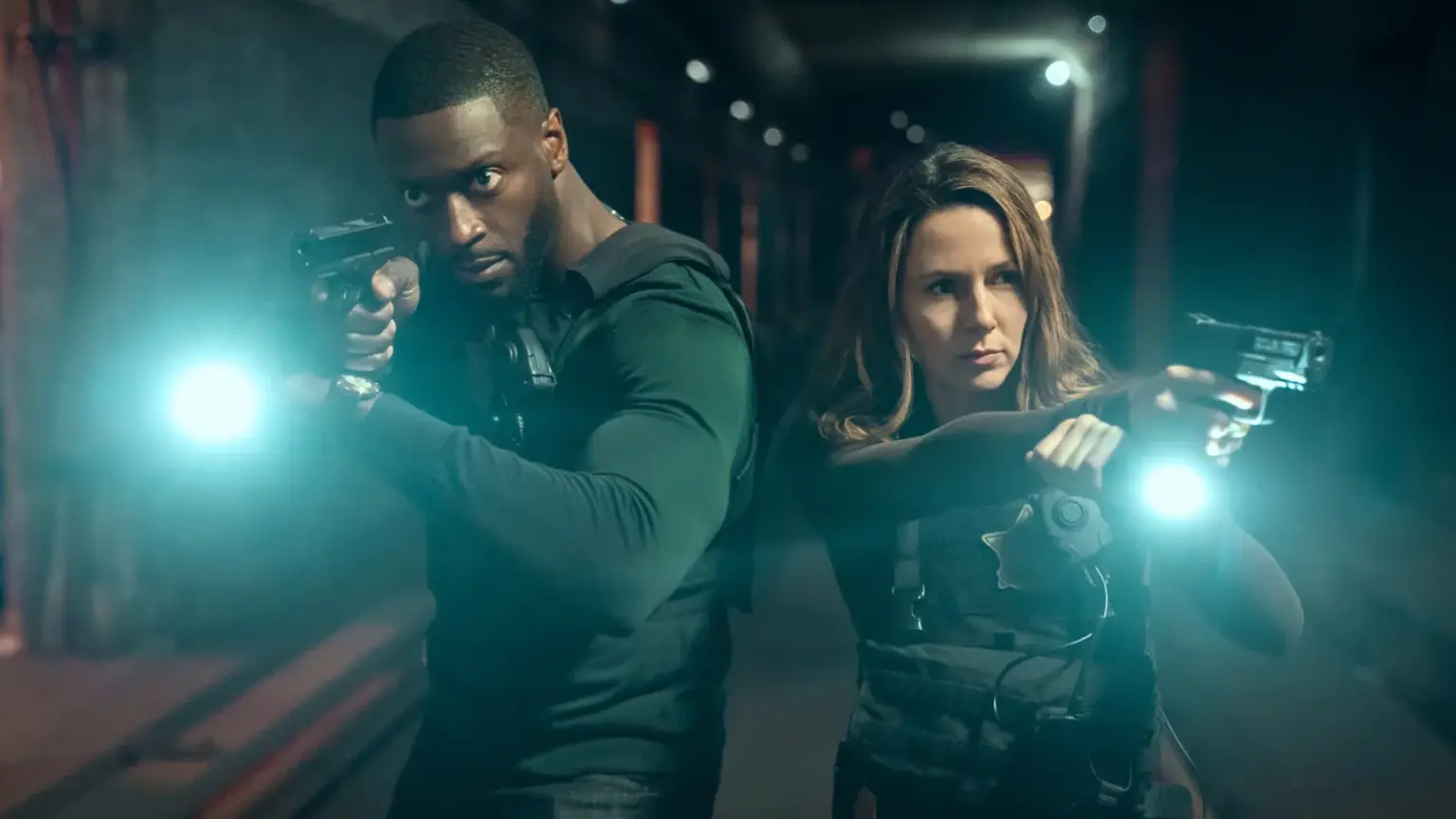 Cross temporada 2 mantém adrenalina e ganha força com atuação de Aldis Hodge