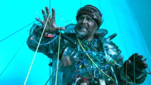 Imagem destacada - Crítica | Boa Sorte, Divirta-se, Não Morra traz Gore Verbinski de volta em comédia sci-fi insana