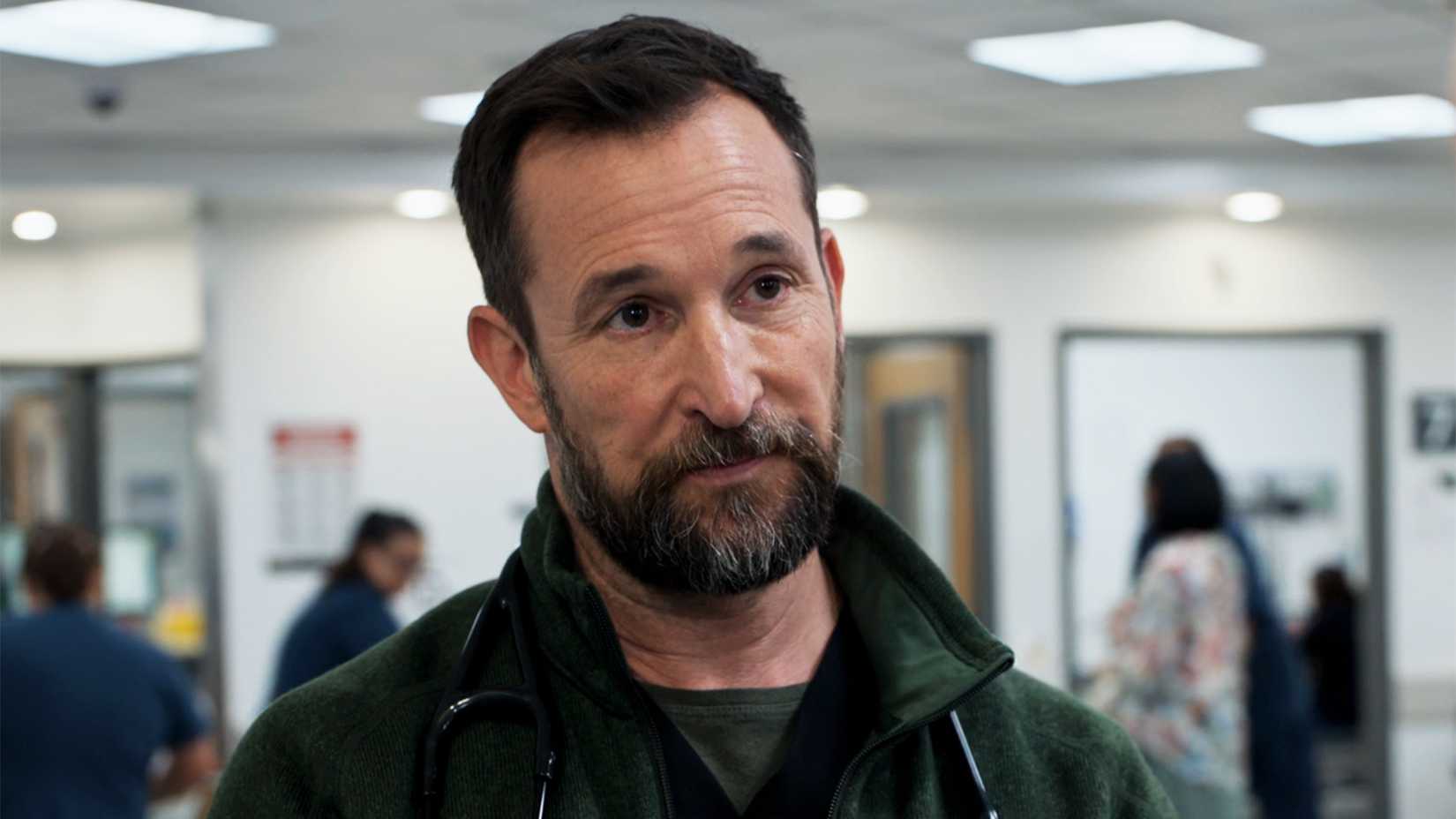 Crítica: Morte de Louie eleva intensidade de The Pitt na 2ª temporada - Imagem do artigo original