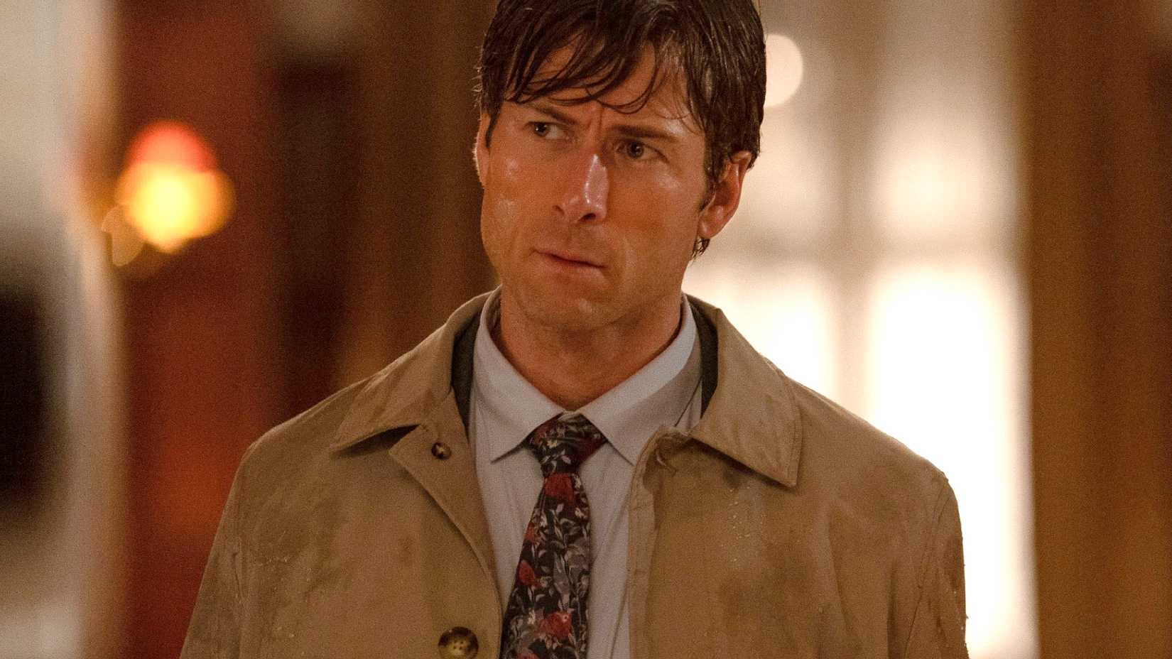 CRÍTICA | Como Fazer uma Fortuna (How to Make a Killing) aposta no carisma de Glen Powell, mas tropeça no ritmo - Imagem do artigo original
