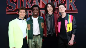 ELENCO | Winona Ryder se junta à 3ª temporada de Wandinha e simboliza troca de guarda com Stranger Things Imagem destacada - ELENCO | Winona Ryder se junta à 3ª temporada de Wandinha e simboliza troca de guarda com Stranger Things