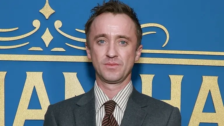 ESTREIA | Comédia de época Fackham Hall chega à HBO Max e exibe lado mais ousado de Tom Felton
