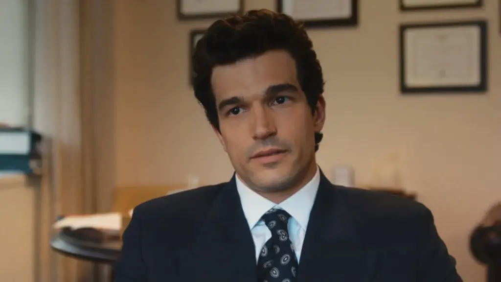 ELENCO | Paul Anthony Kelly comenta rumores sobre viver Batman em The Brave and the Bold