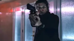 Imagem destacada - ESTREIA | Milla Jovovich vira o jogo em cena sangrenta de Protector