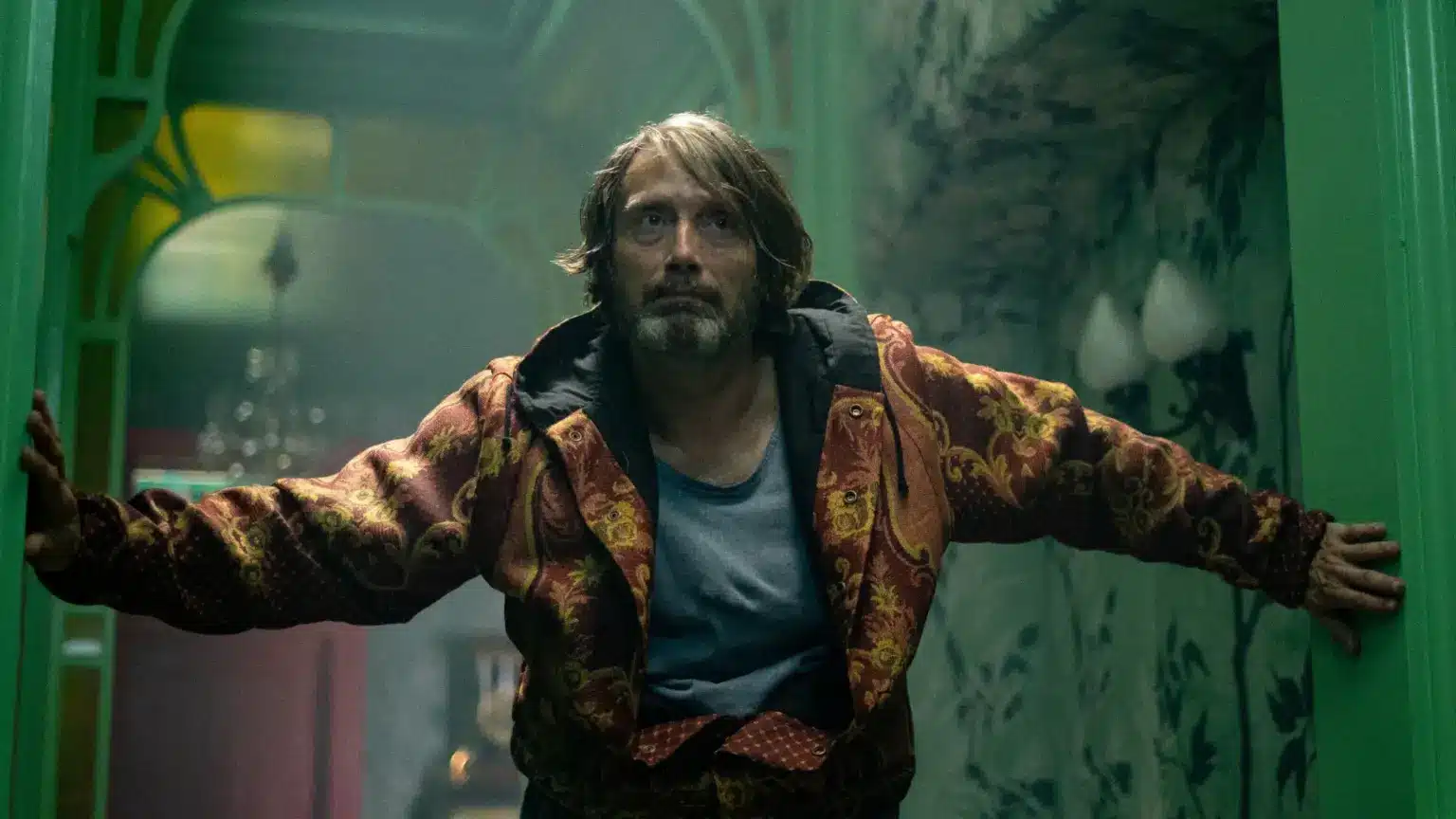 ESTREIA | Dust Bunny ganha data de lançamento em 4K e reúne Bryan Fuller e Mads Mikkelsen