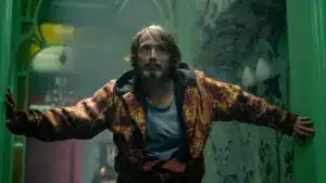 Imagem destacada - ESTREIA | Dust Bunny ganha data de lançamento em 4K e reúne Bryan Fuller e Mads Mikkelsen