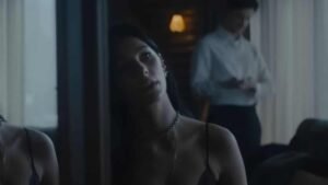 Imagem destacada - Final explicado | Algo Horrível Vai Acontecer destrincha destino de Rachel, direção de Haley Z. Boston e atuações em clima de pânico