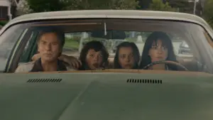 Imagem destacada - ESTREIA | Trailer de The End of Oak Street leva Anne Hathaway e Ewan McGregor a um bairro cercado por dinossauros