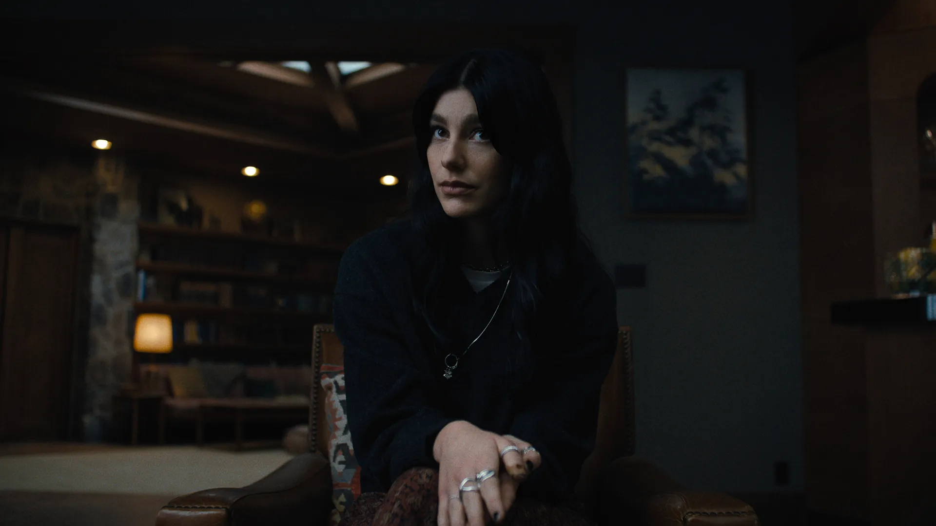 Final explicado: Algo Muito Ruim Vai Acontecer (Something Very Bad Is Going to Happen) mergulha em ciclo eterno de terror familiar - Imagem do artigo