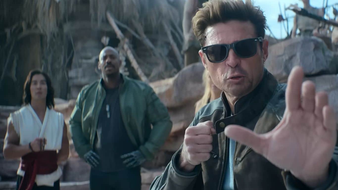 Johnny Cage no trailer de Mortal Kombat 2 em cena de combate