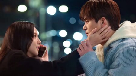 cena da série Um Amor Que Ilumina mostrando os protagonistas em momento emocional