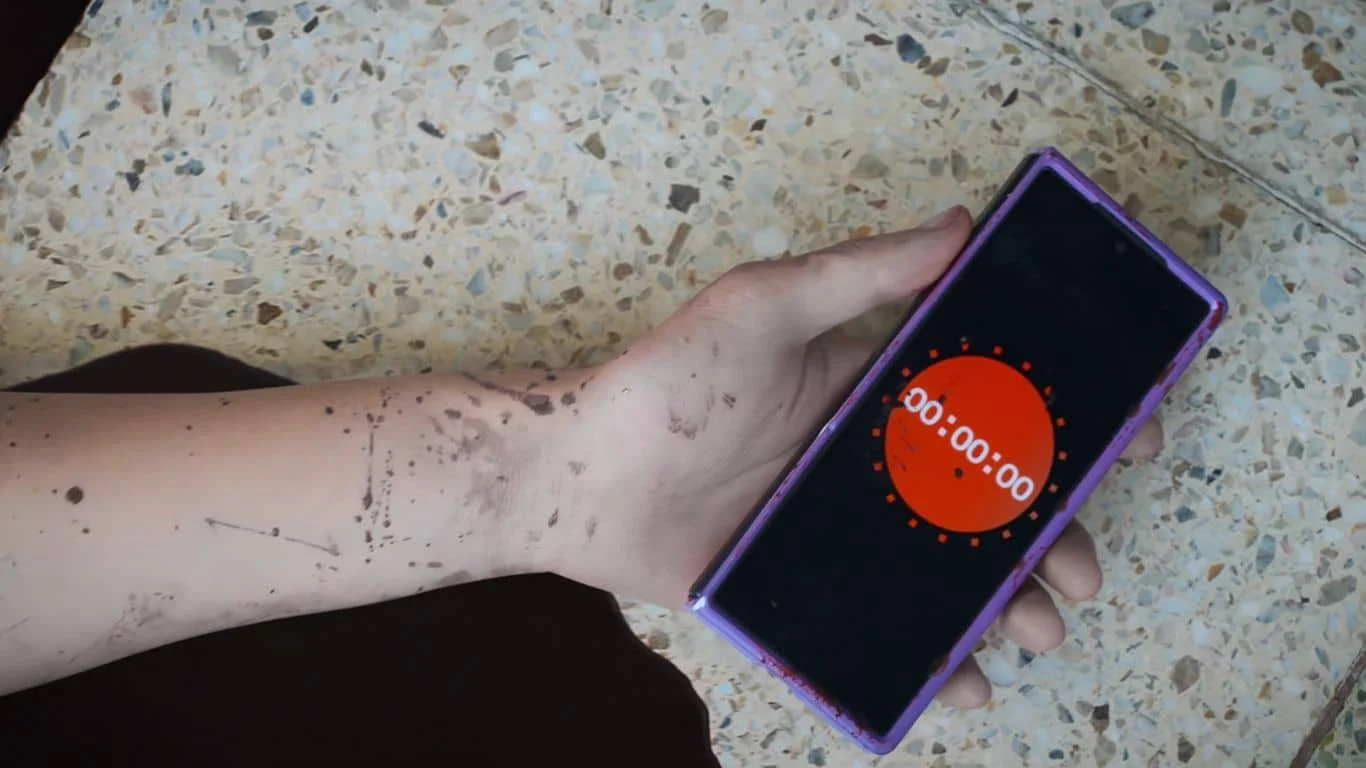 Tela do aplicativo Girigo zerando contagem regressiva antes da morte em Se Desejos Matassem na Netflix