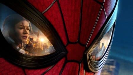 Homem-Aranha observando MJ em cena emocional do filme Um Novo Dia