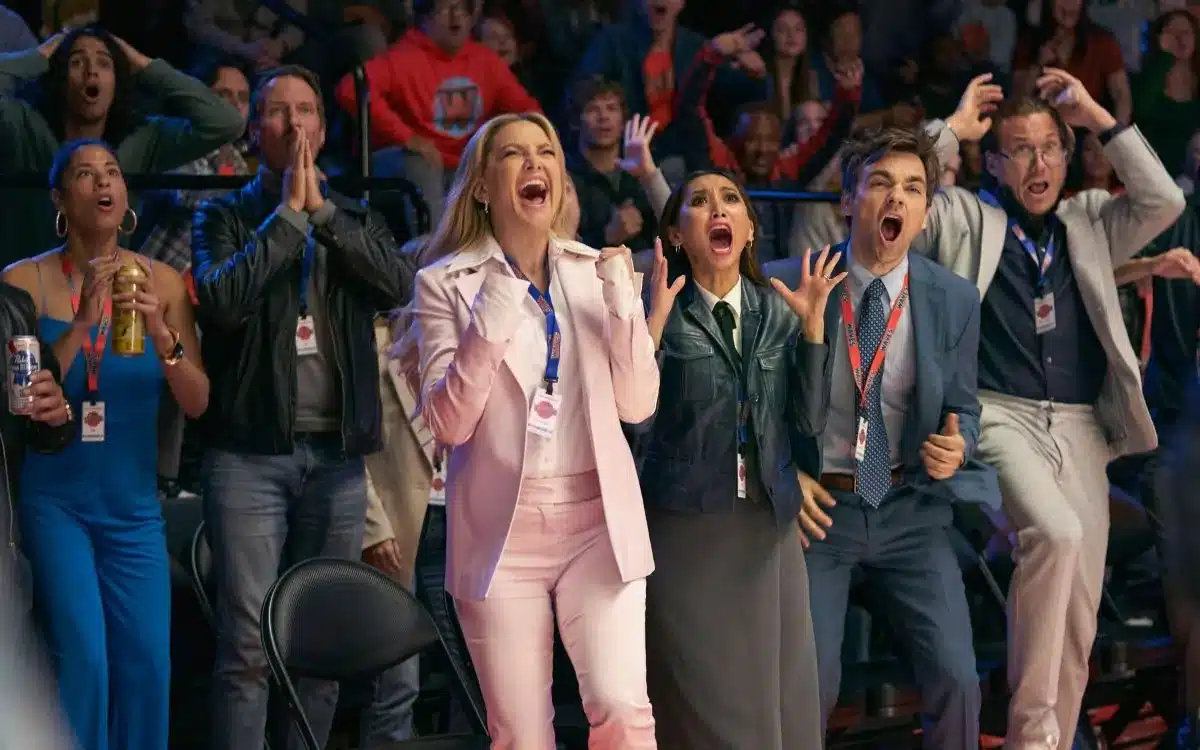 Bastidores de equipe de basquete na série Running Point da Netflix