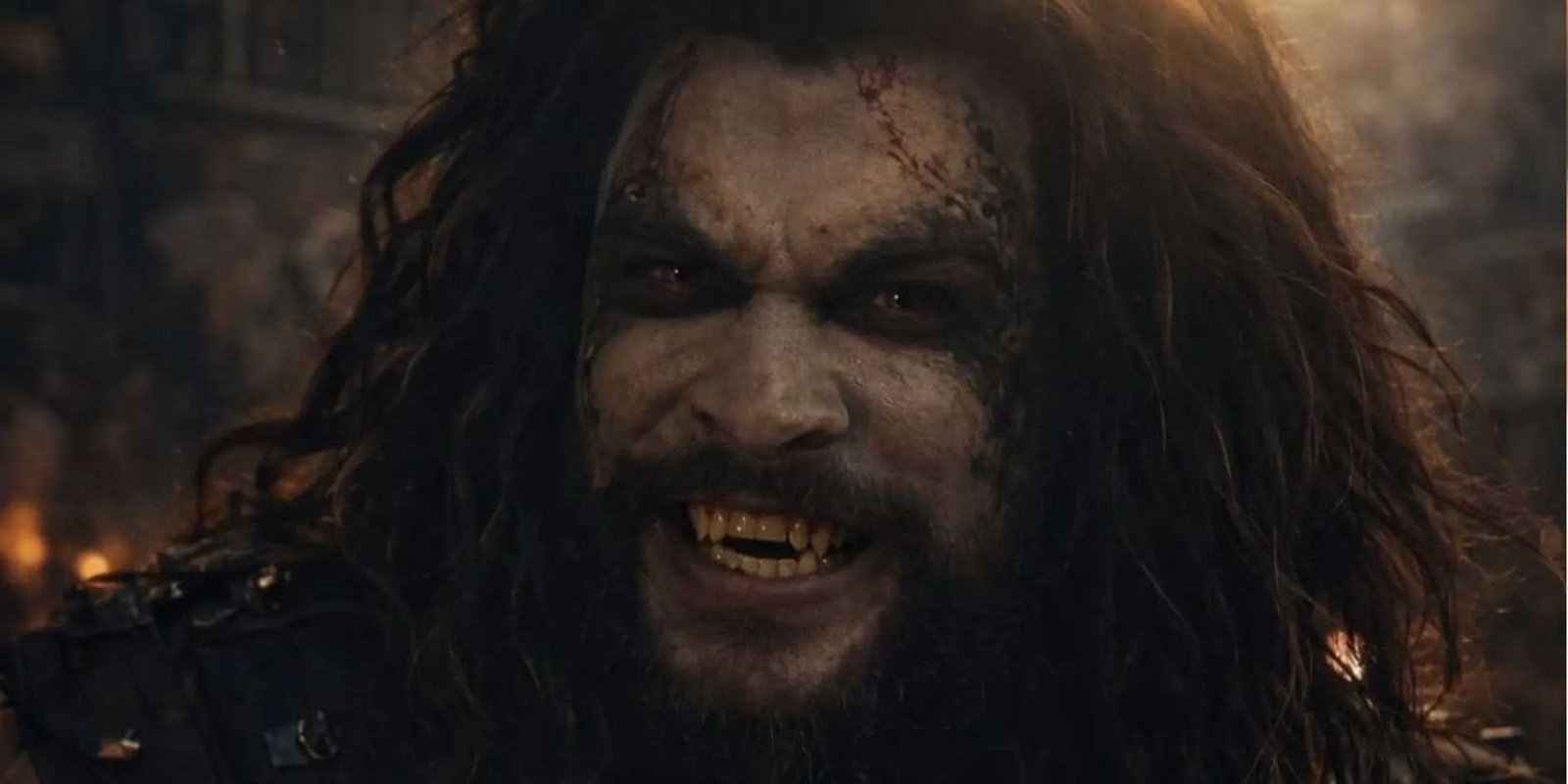 Crítica da atuação e direção no trailer de Supergirl com Jason Momoa como Lobo - Imagem do artigo original