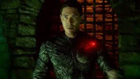 Mortal Kombat II cena de luta intensa com personagens em confronto