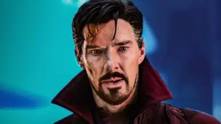 Doutor Estranho no multiverso em cena da Marvel mostrando crise na Saga do Multiverso