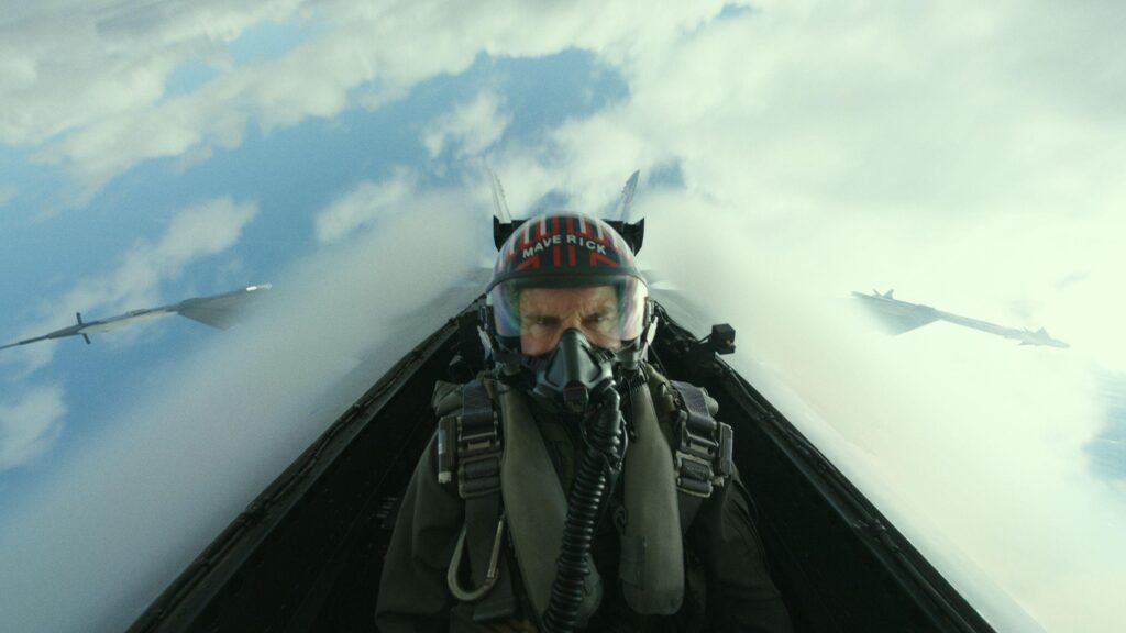 Tom Cruise em Top Gun Maverick enquanto Top Gun 3 pode trocar de diretor