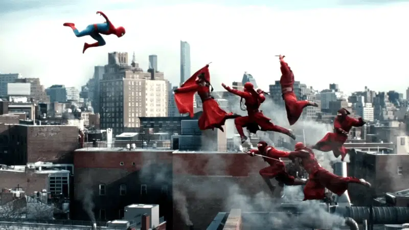Integrantes de A Mão em cena de ação de Homem-Aranha: Um Novo Dia, organização ninja do filme
