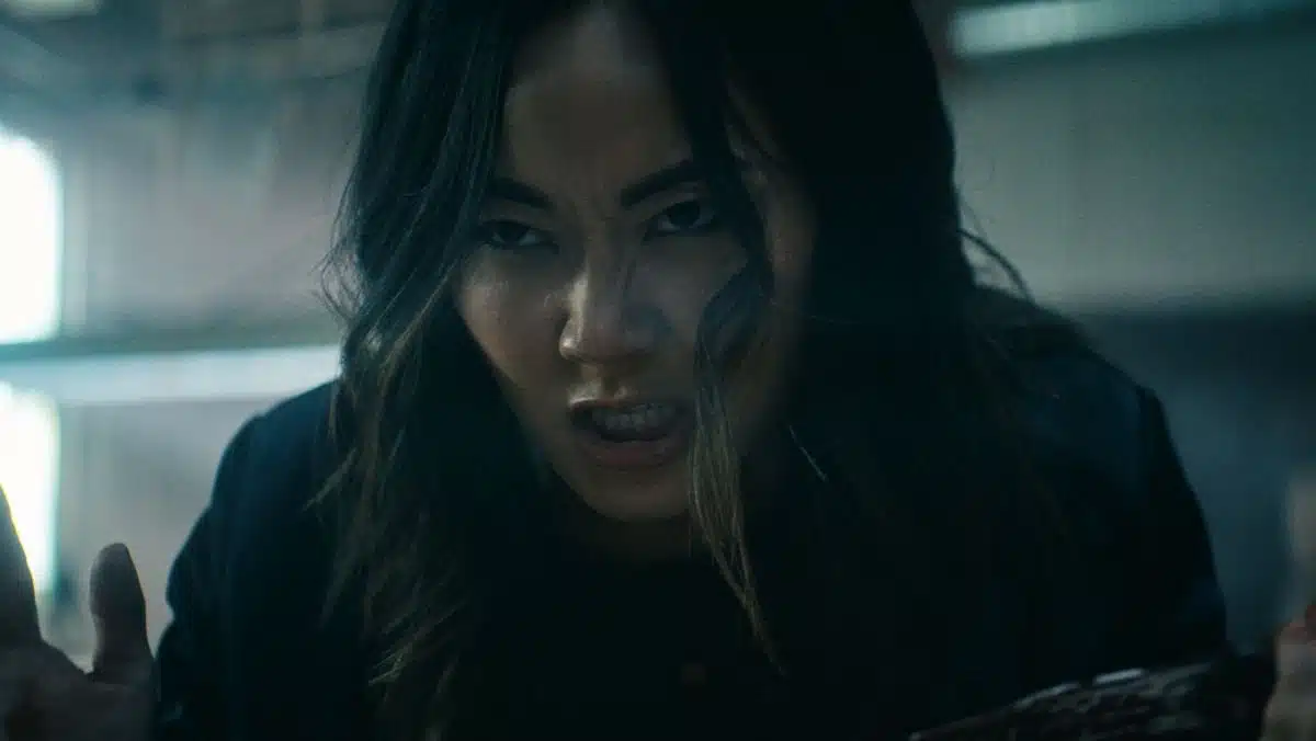 Kimiko usando poderes semelhantes aos de Soldier Boy em The Boys