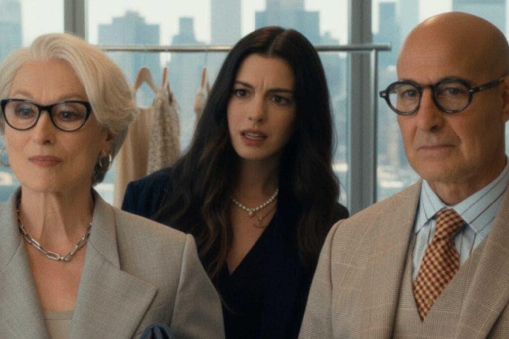 Miranda Priestly e Andy Sachs em cena final de O Diabo Veste Prada 2 na revista Runway