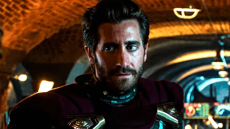 Mysterio em Homem-Aranha: um Novo Dia, personagem misterioso com máscara e tecnologia avançada